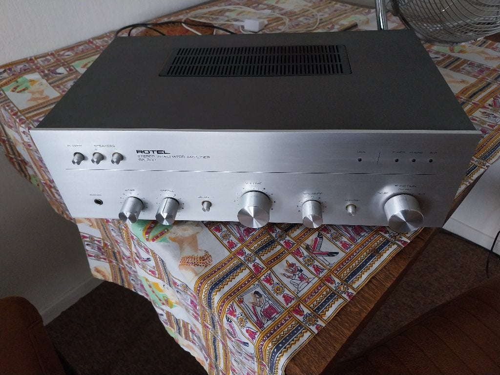 Rotel ra 300 versterker uit 1978, Gebruikt, Ophalen, Overige merken, Minder dan 60 watt