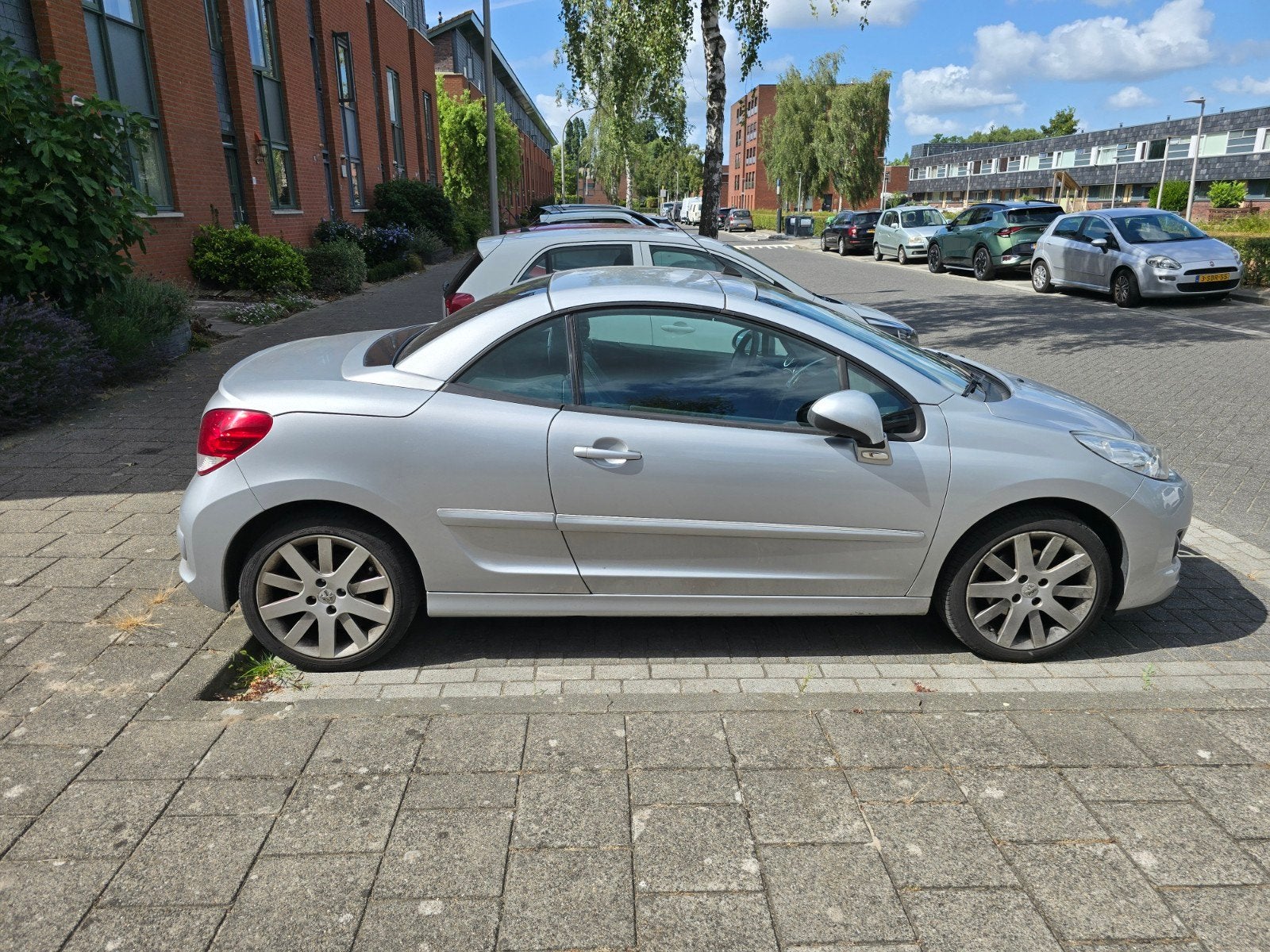 Peugeot 207  cabrio 1.6 16V CC 88KW 2010 Grijs, Auto's, Peugeot, Voorwielaandrijving, 15 km/l, 4 cilinders, Cabriolet