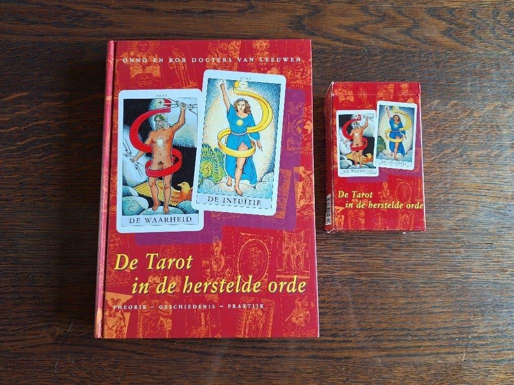 De Tarot in de herstelde orde kaarten en boek, Boeken, Ophalen of Verzenden, Zo goed als nieuw, Tarot of Kaarten leggen, Overige typen