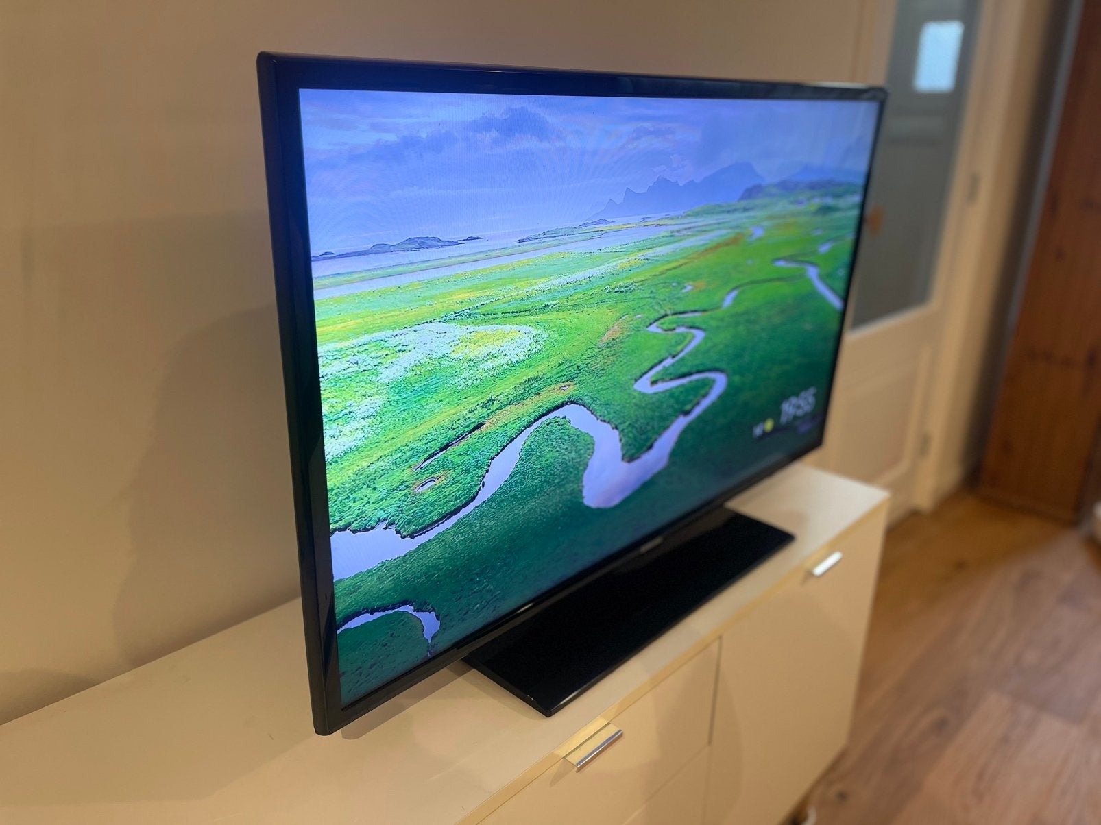 Televisie met 3D brillen: Samsung UE40EH6030W - 40 inch, Gebruikt, Minder dan 100 cm, 25 tot 50 cm, 50 tot 100 cm