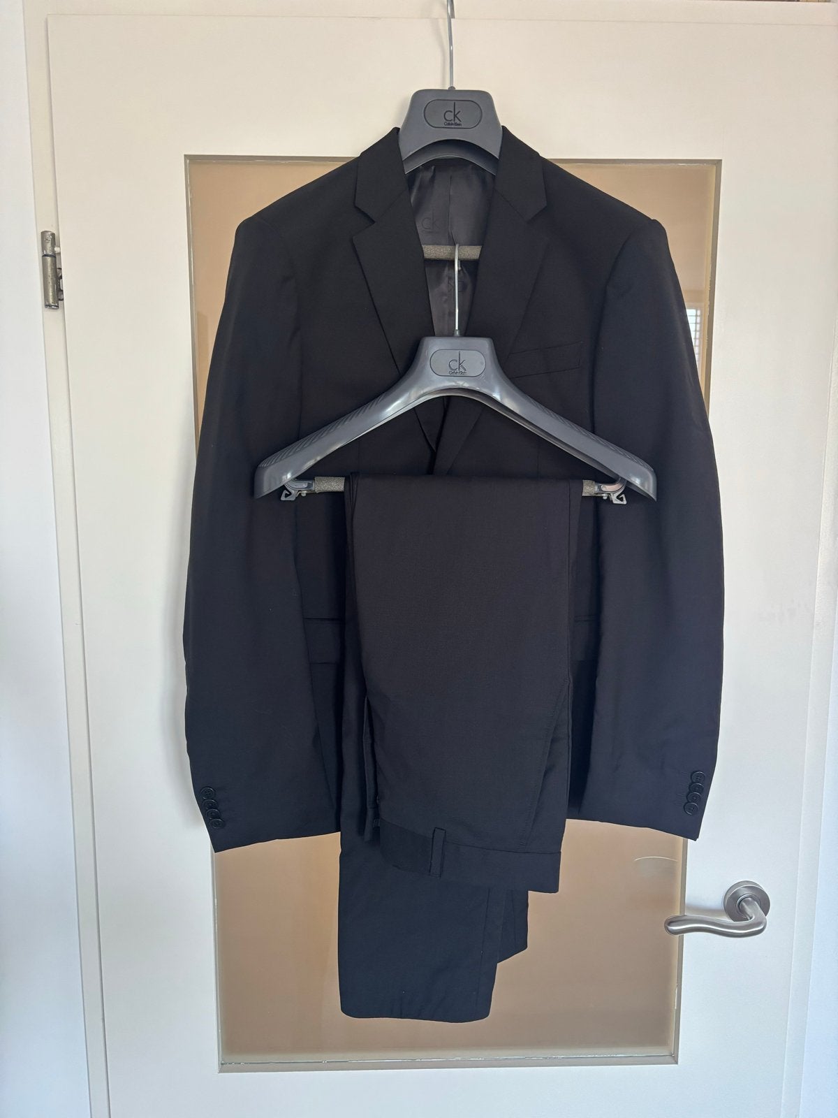 Calvin Klein Zwart Slim Fit Pak (Colbert & Pantalon) maat 46, Ophalen, Zo goed als nieuw, Maat 46 (S) of kleiner, Zwart