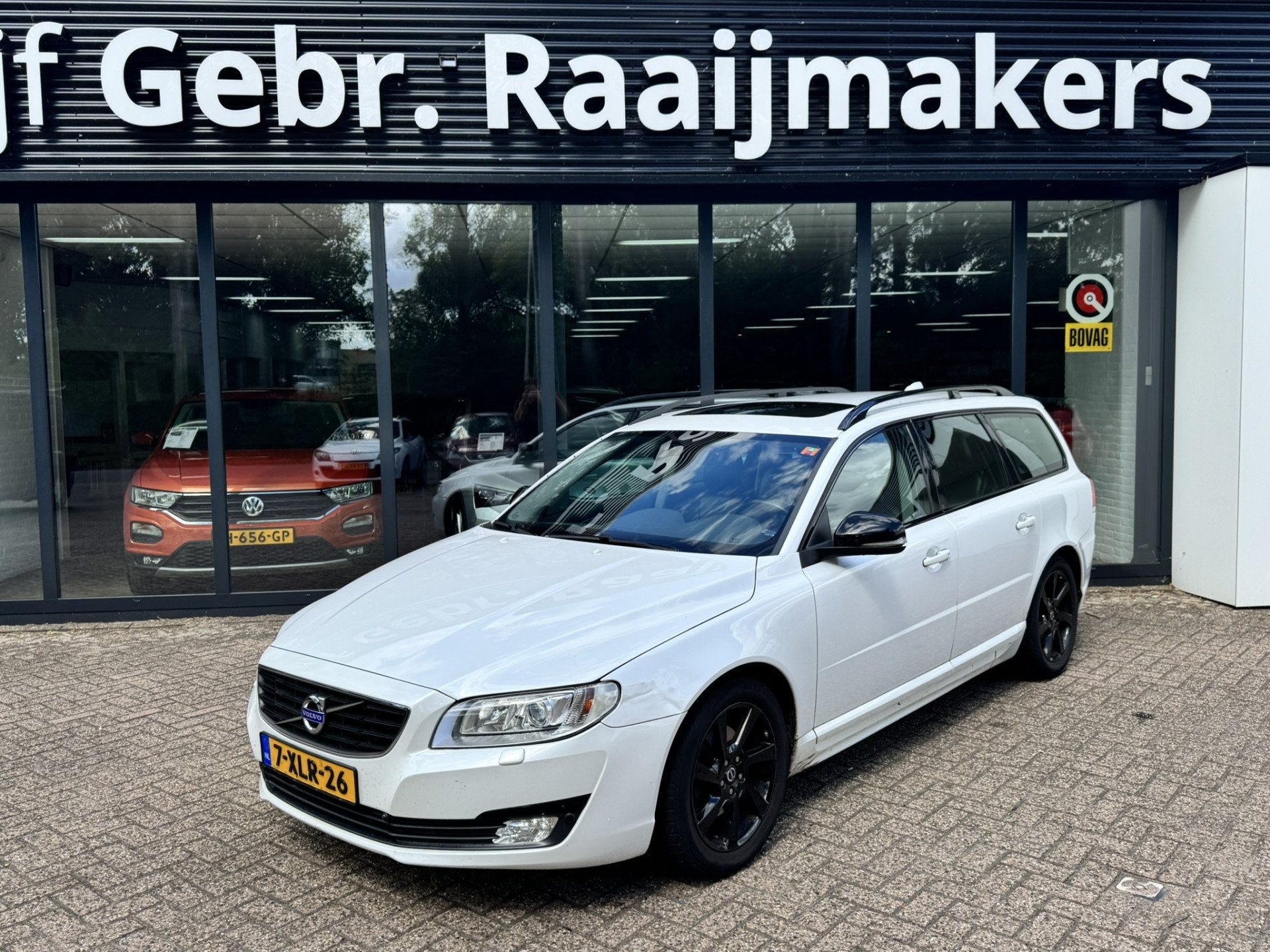 Volvo V70 2.0 D4 Summum*Navigatie*Panorama*EXPORT/EX BPM*, Voorwielaandrijving, Euro 6, 4 cilinders, Wit