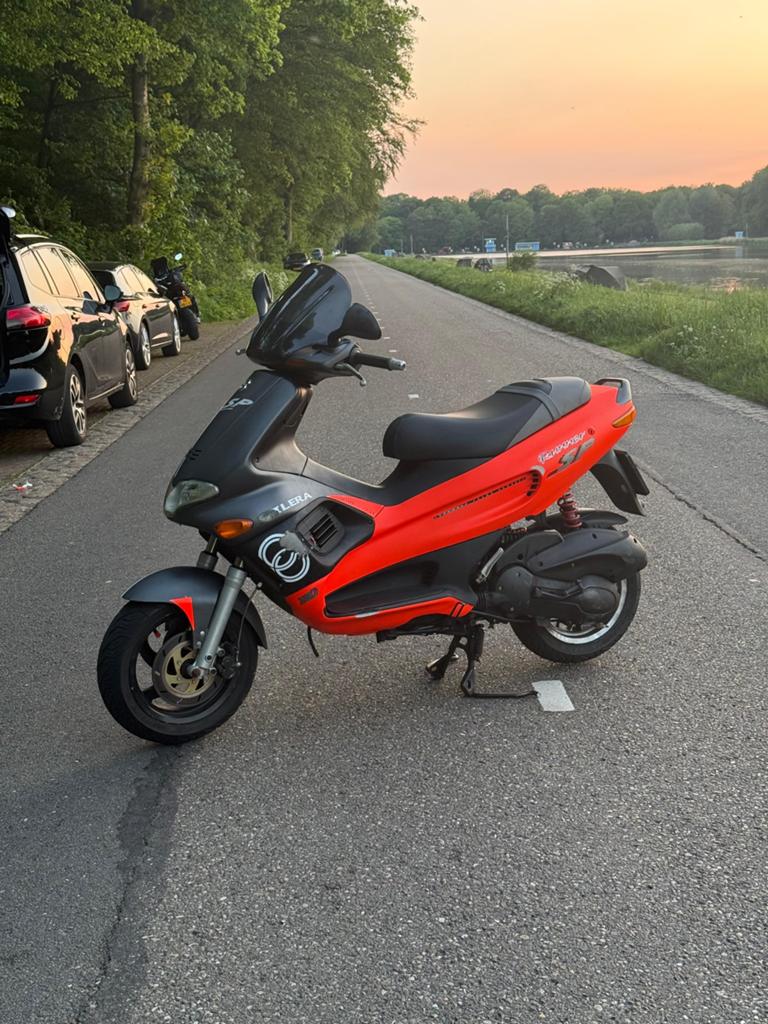 Gilera Runner 180cc M08 - Fluo Rosso, Fietsen en Brommers, Scooters | Piaggio, Gebruikt, Overige modellen, Tweetakt, Ophalen
