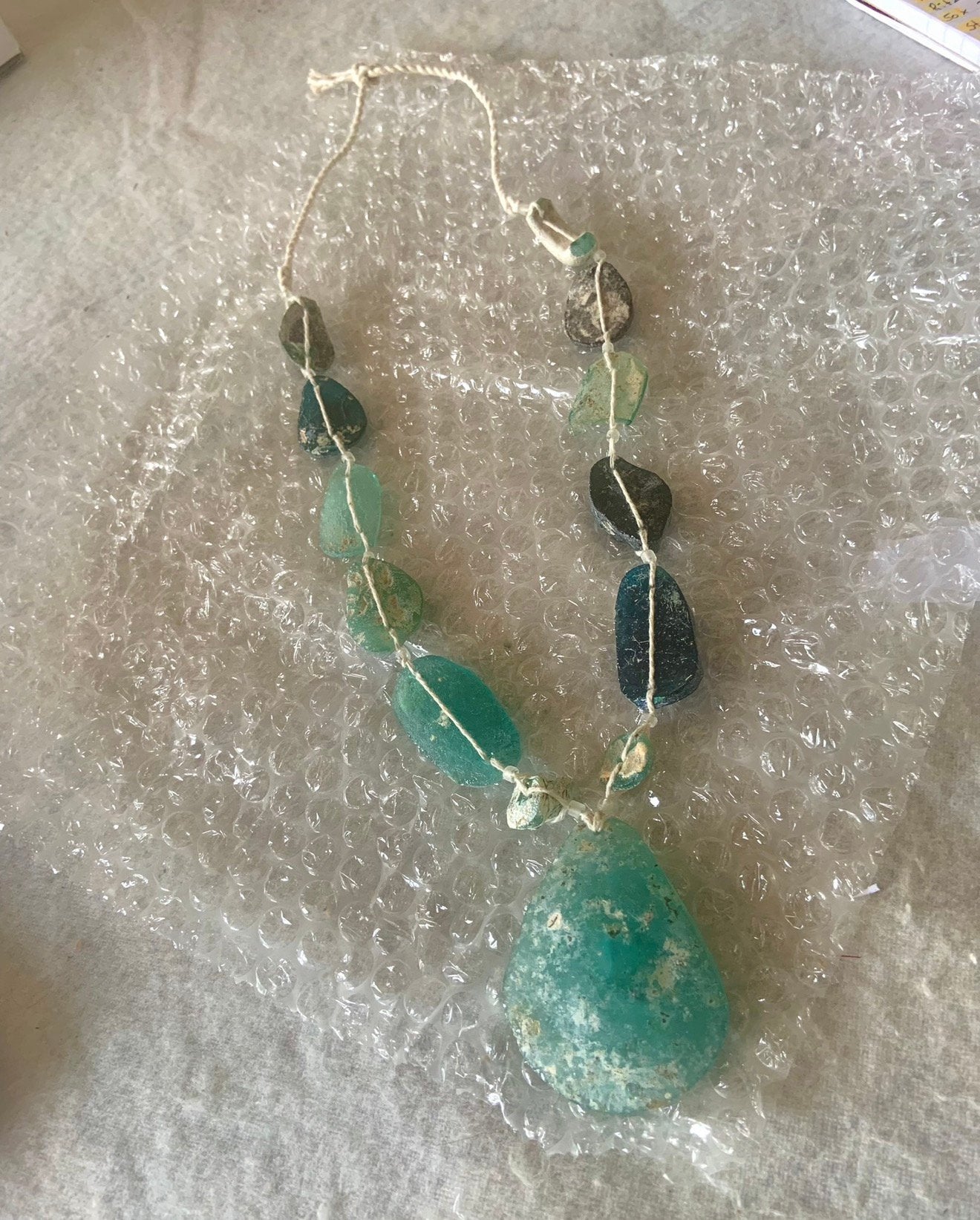 antiek Handgemaakt romeinse glaskralen hanger ketting Uniek, Ophalen of Verzenden, Overige materialen, Ketting