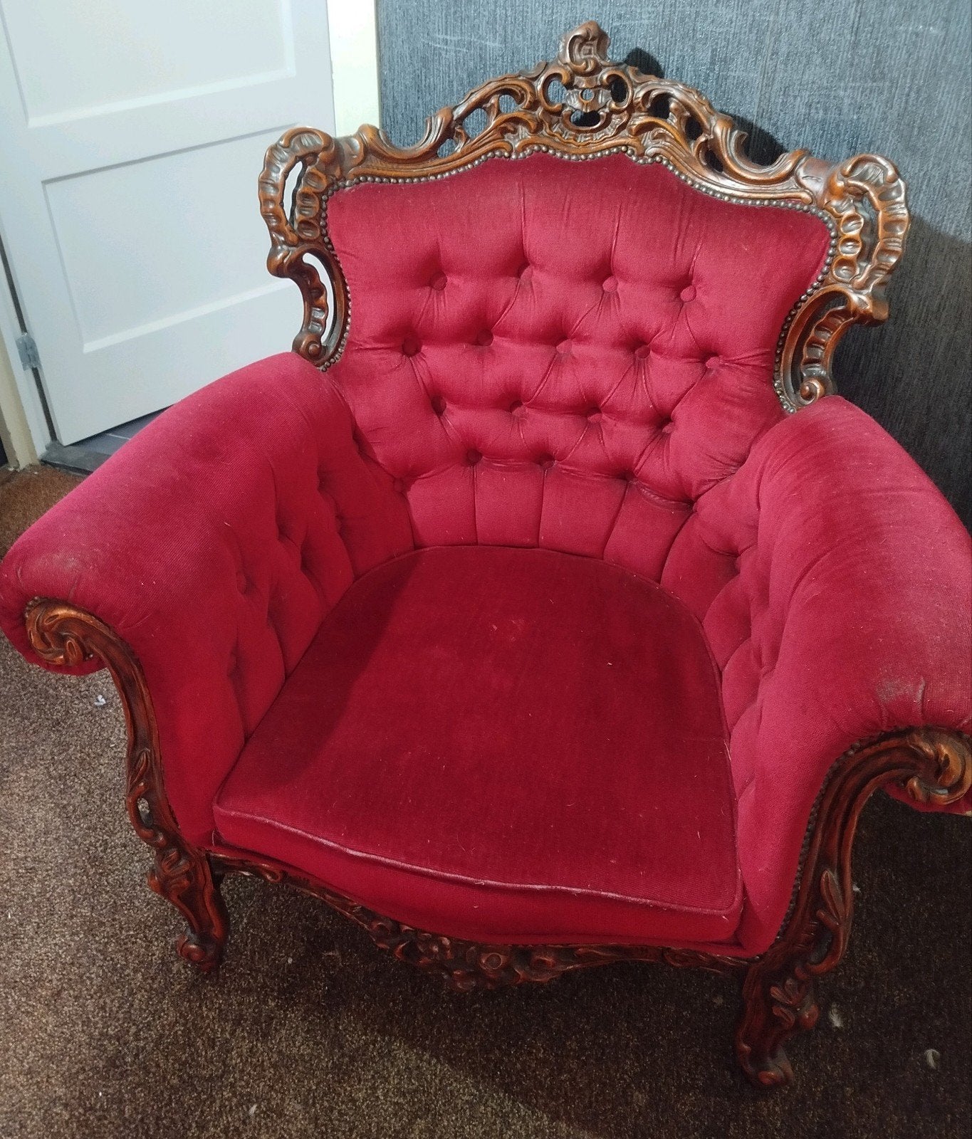 2x Rode fauteuil met houtsnijwerk barok, Ophalen