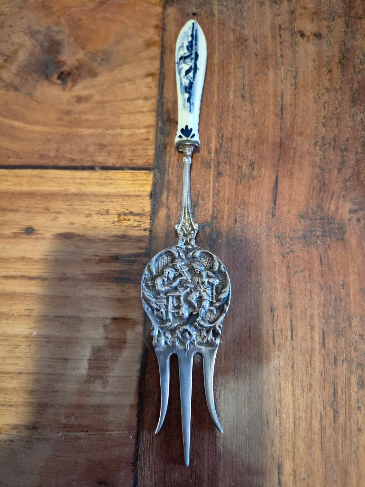 Vintage Zilververgulde Serveerlepel met Delfts Blauw Handvat, Antiek en Kunst, Ophalen of Verzenden