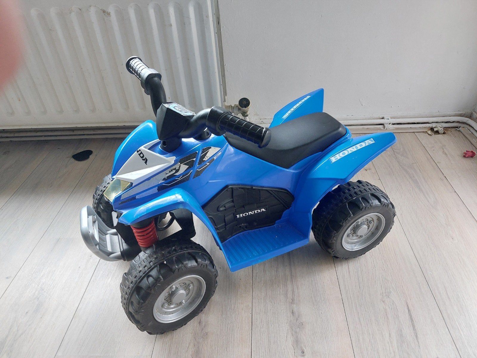 Elektrische kinderquad Honda - Accu nodig, Ophalen of Verzenden, Gebruikt