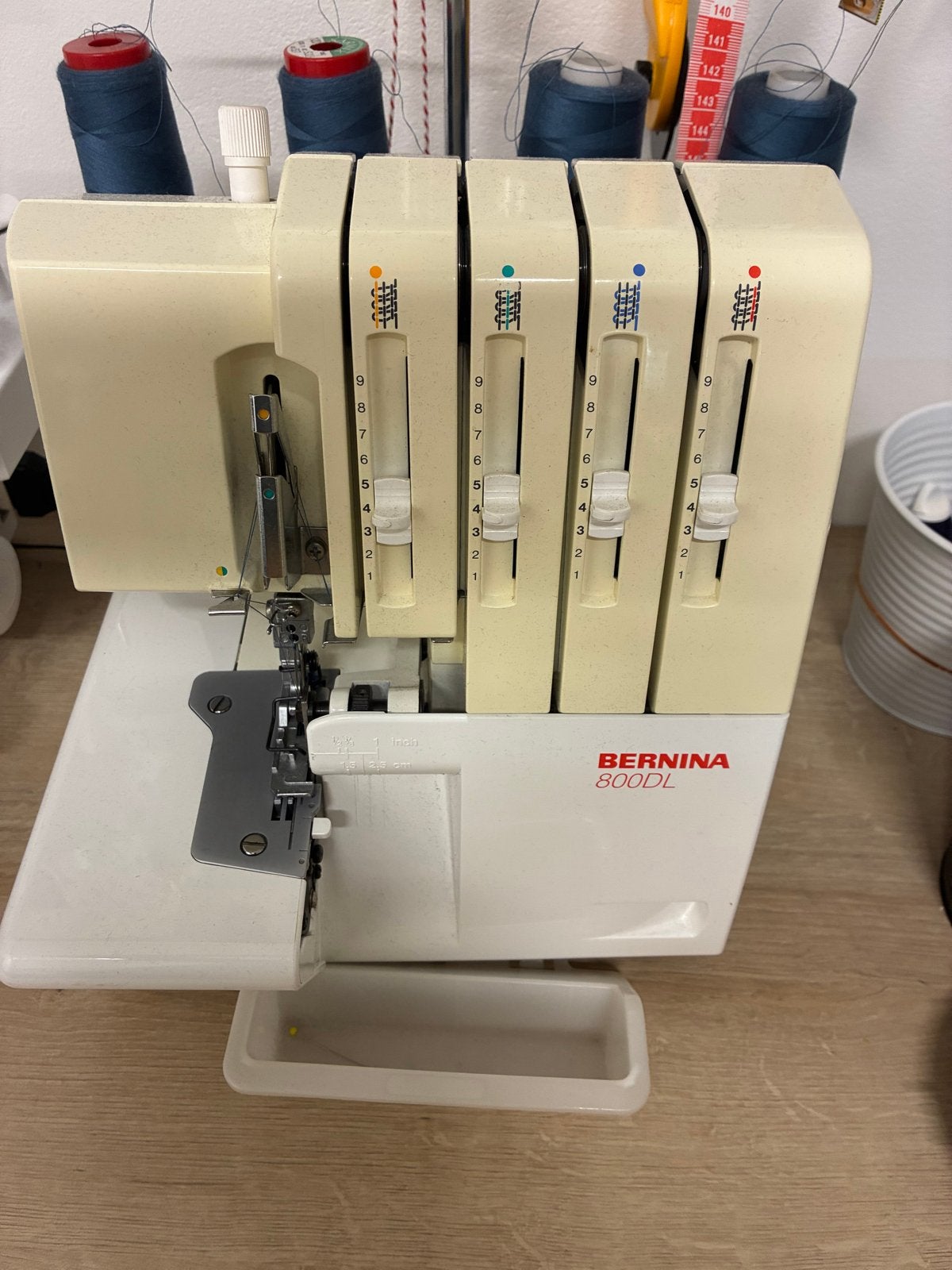 Bernina 800DL Lockmachine - Goed onderhouden, Ophalen, Gebruikt, Lockmachine, Bernina