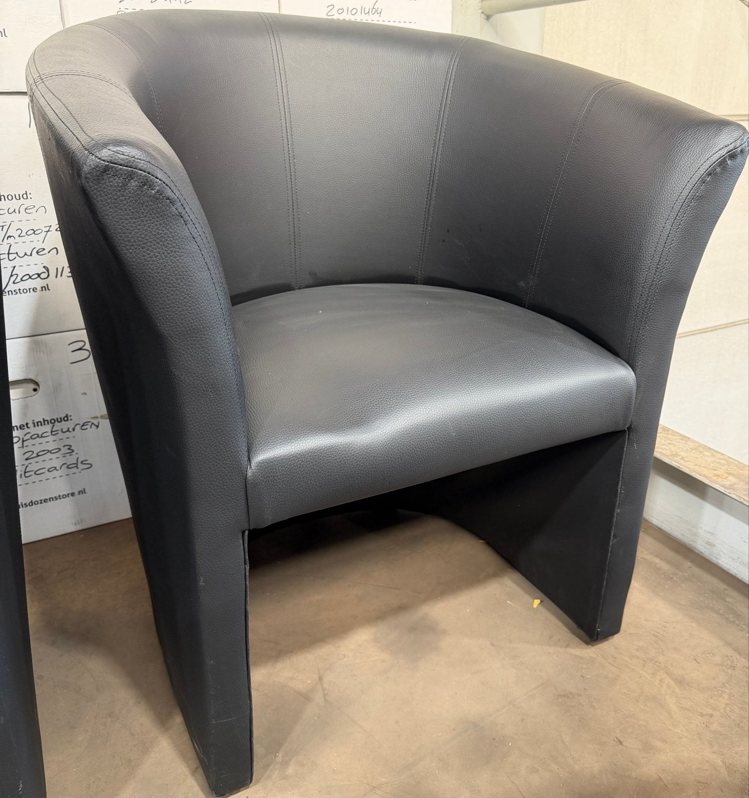 4 zwarte skai lederen kuipstoelen, Huis en Inrichting, Ophalen, Gebruikt, Zwart, Leer