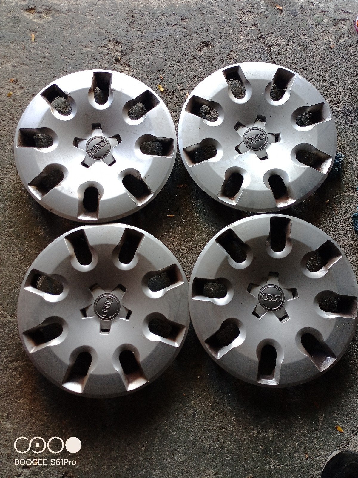 Set van 4 originele Audi wieldoppen 15 inch, Ophalen, Gebruikt