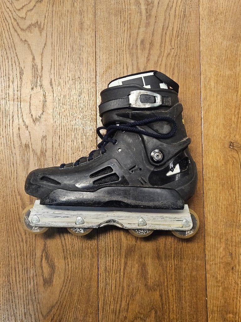 Aggressive inline skates maat 43, Sport en Fitness, Overige merken, Gebruikt, Ophalen of Verzenden, Inline skates 4 wielen