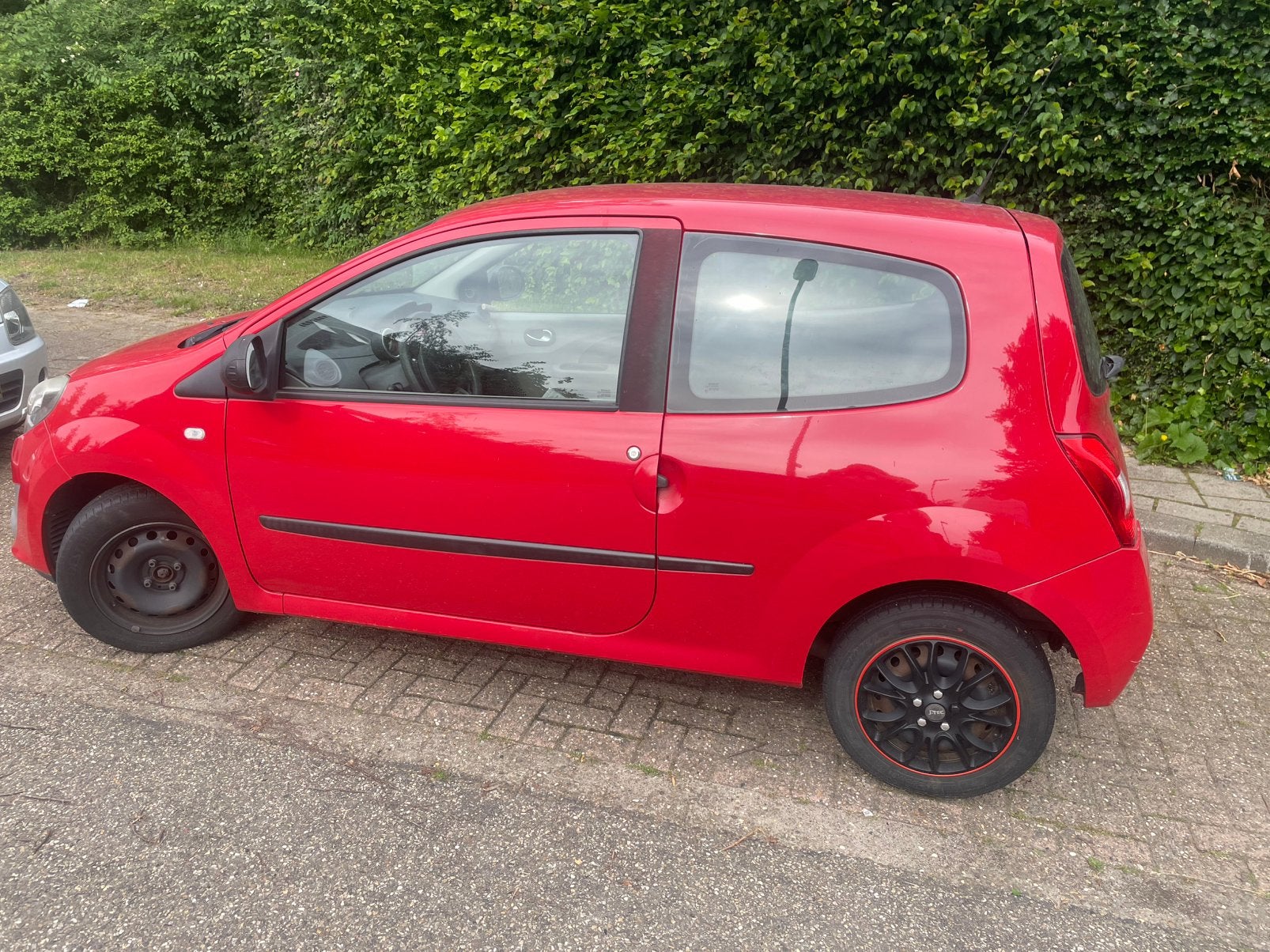 Renault Twingo 1.1 2008 Rood DEFECT, Voorwielaandrijving, Twingo, 31 €/maand, 4 cilinders