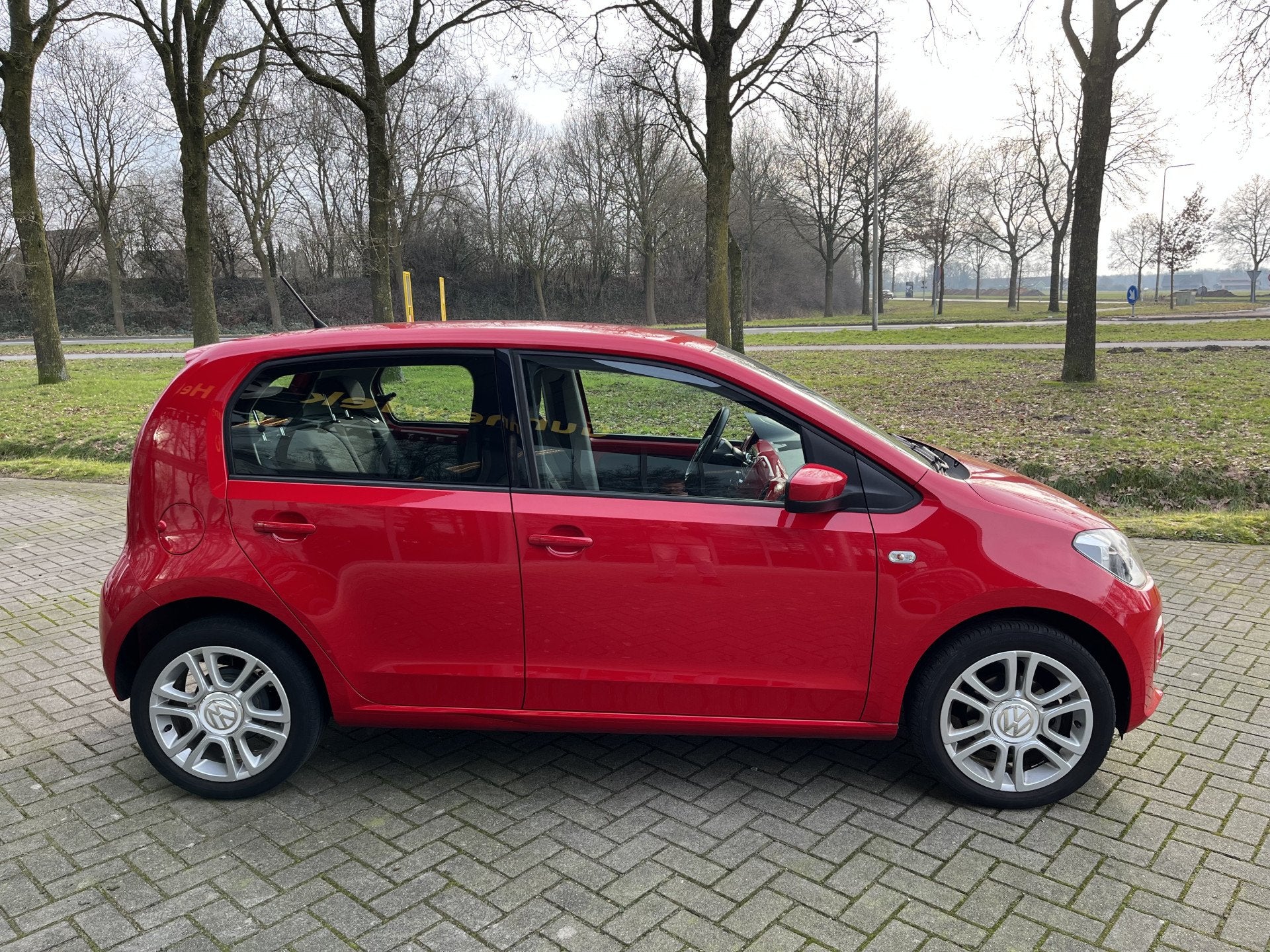Volkswagen up! 1.0 high up! | AIRCO | CRUISE | PDC | STOELVE, Auto's, Volkswagen, Euro 5, Stof, Up!, 4 stoelen