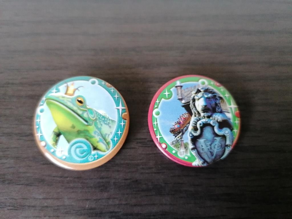 2 Efteling buttons, Ophalen of Verzenden, Zo goed als nieuw, Button of Speldje