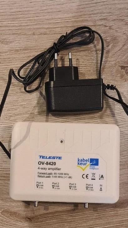 Teleste OV-8420 4-weg COAX Antenneversterker Ziggo, Ophalen of Verzenden