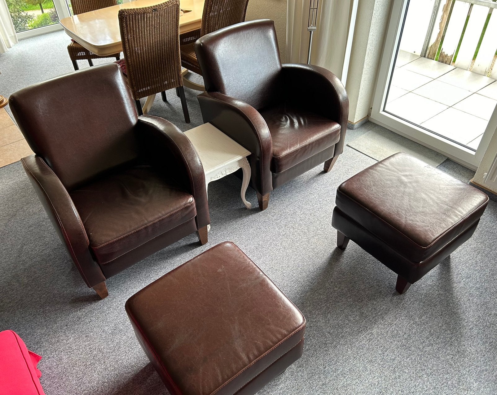 Twee leren fauteuils met poef, Huis en Inrichting, Fauteuils, Gebruikt, Minder dan 75 cm, Leer, Ophalen of Verzenden