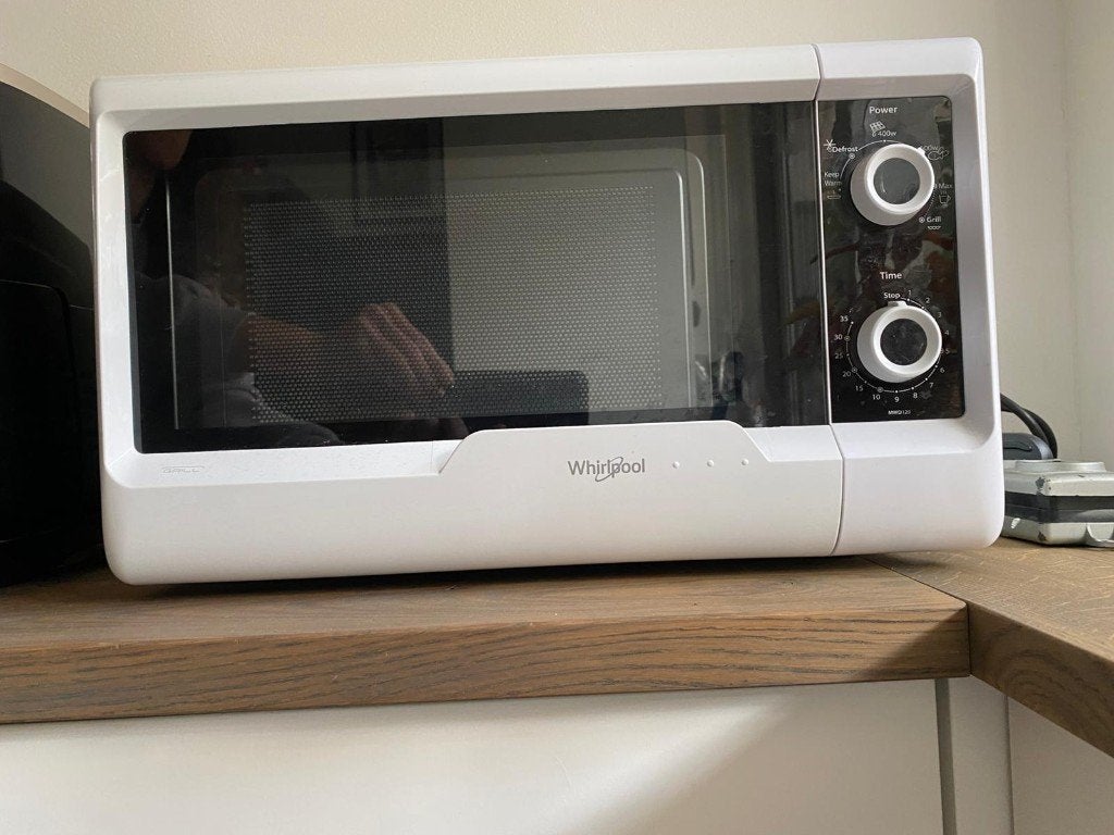 Whirpool Microwave with Grill Function, Witgoed en Apparatuur, Magnetrons, Gebruikt, Vrijstaand, Combimagnetron, Minder dan 45 cm
