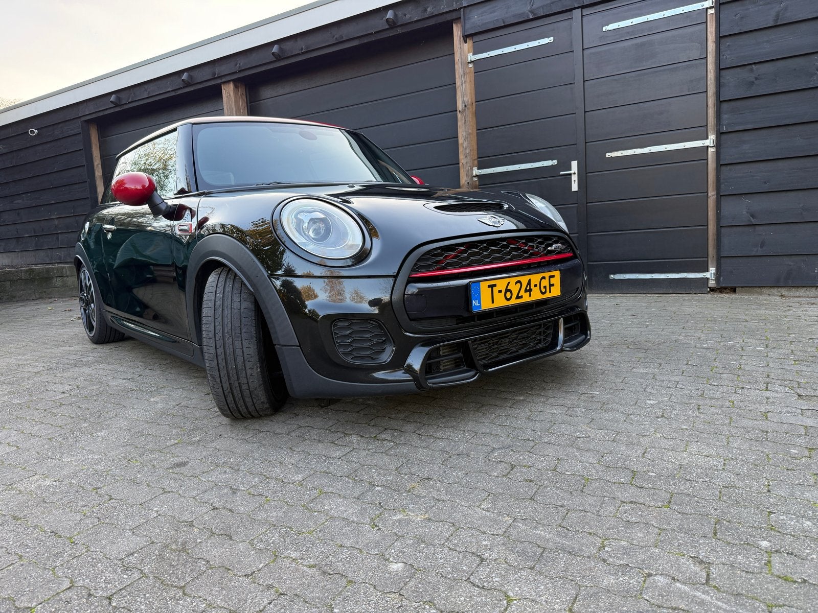 Mini 2.0 John Cooper Works  2016 Zwart Handgeschakeld!, Auto's, Voorwielaandrijving, 1998 cc, Zwart, 4 cilinders