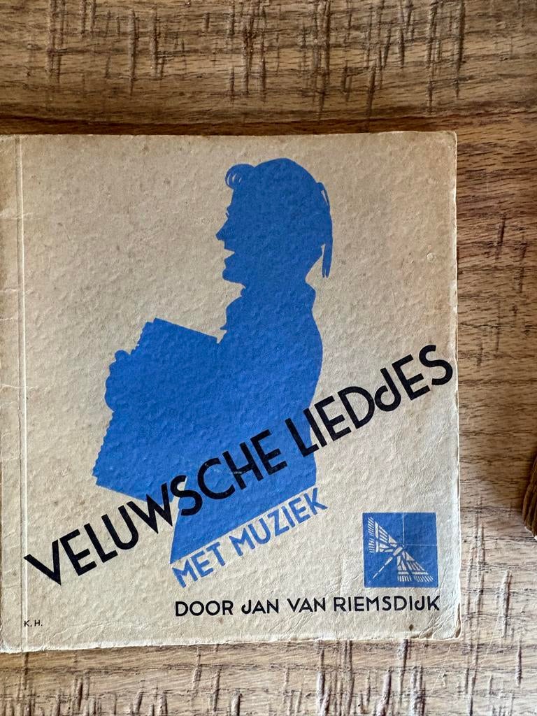 Veluwse Liedjes met Muziek door Jan van Riemsdijk, Gebruikt, Wereldmuziek, Zang, Ophalen of Verzenden