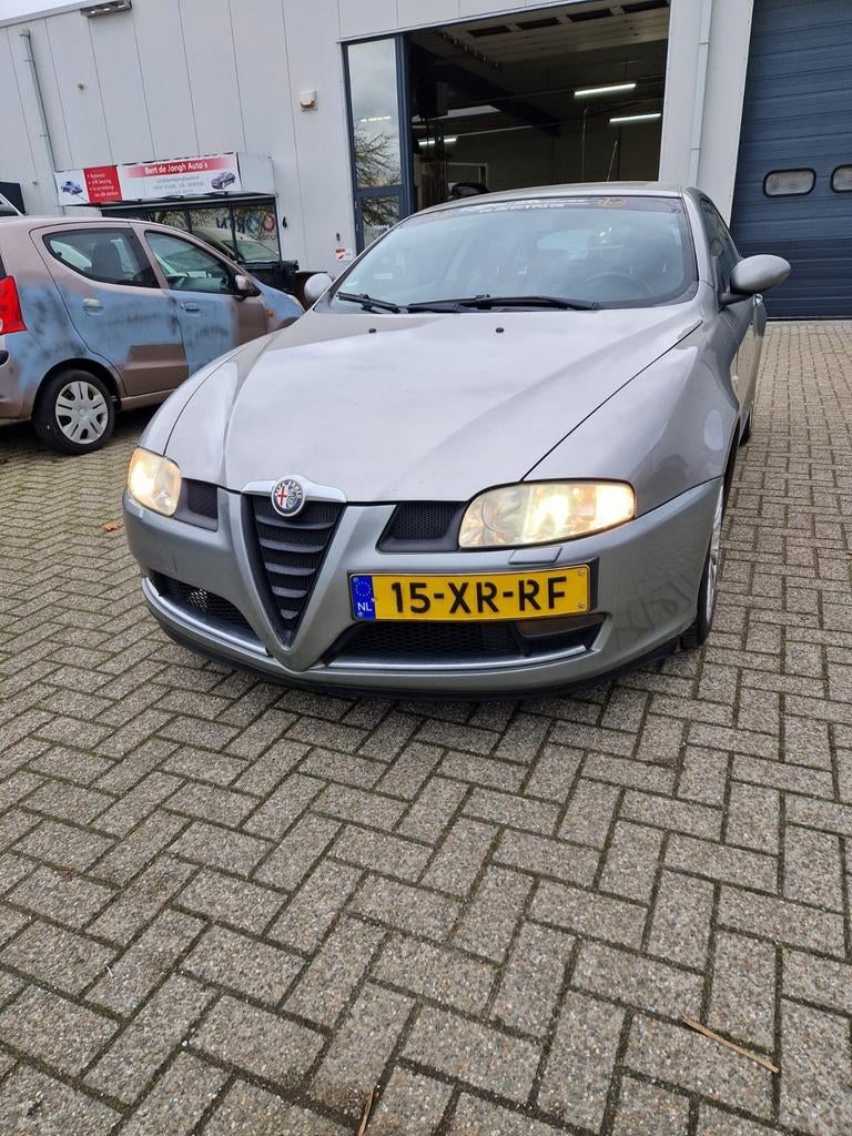 Alfa Romeo GT 2.0 JTS 2007 Grijs, Auto's, Voorwielaandrijving, 400 kg, Handgeschakeld, Particulier