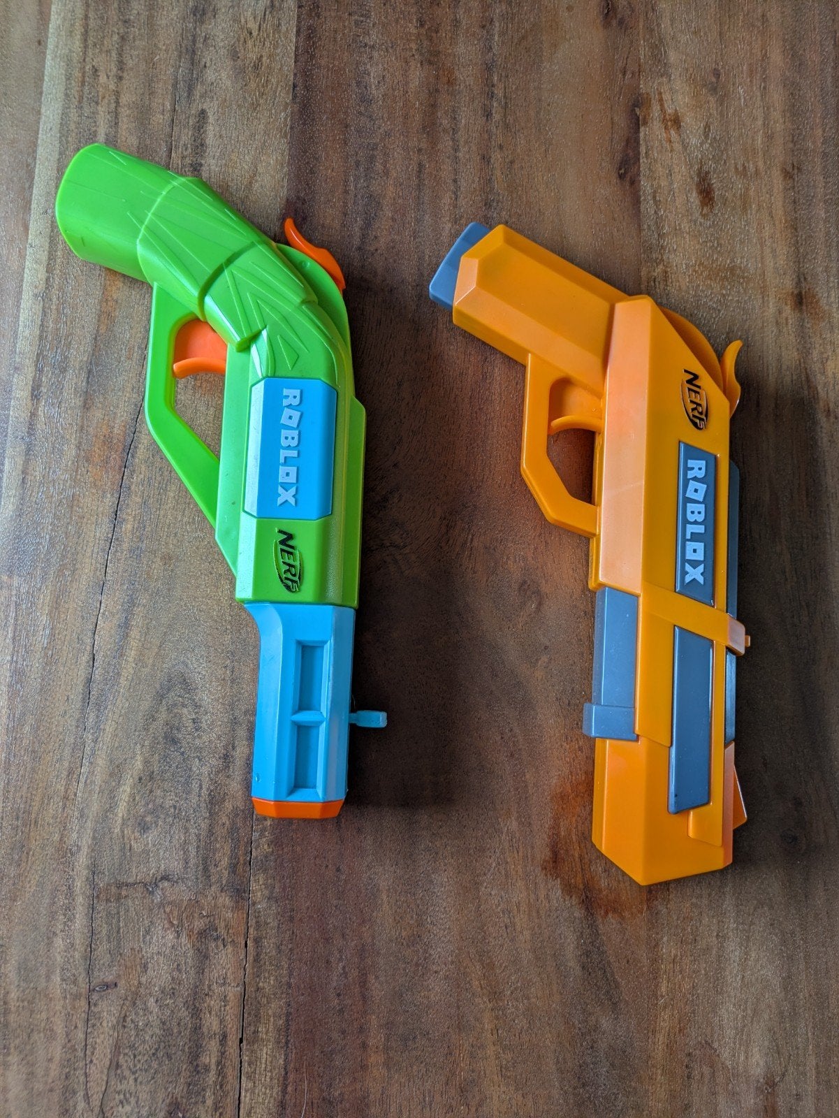 2 Nerf pistolen en wat patronen, Ophalen of Verzenden, Zo goed als nieuw