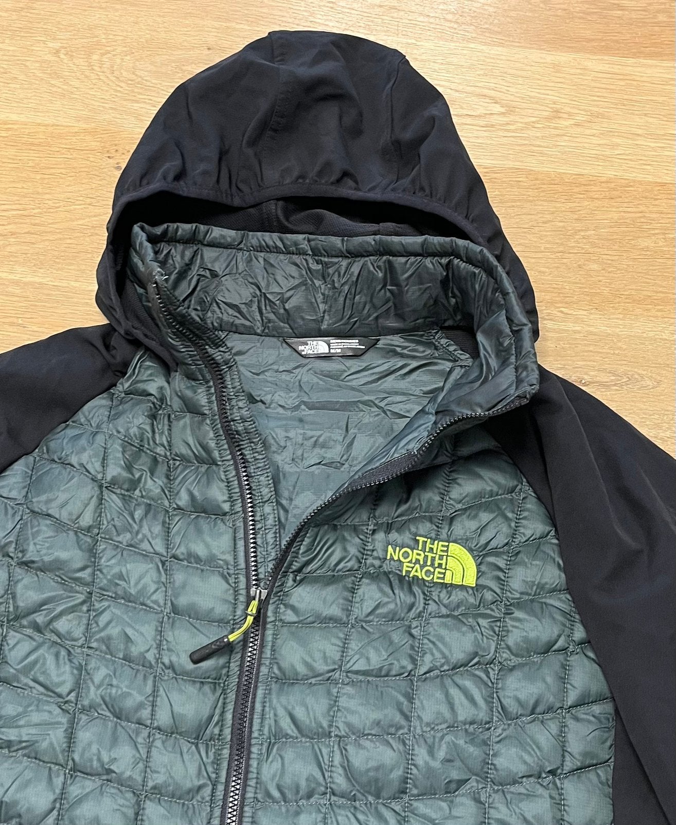 The North Face Thermoball dunne jas voor de zomer - Maat M, Ophalen of Verzenden, Zo goed als nieuw, Maat 48/50 (M), Groen