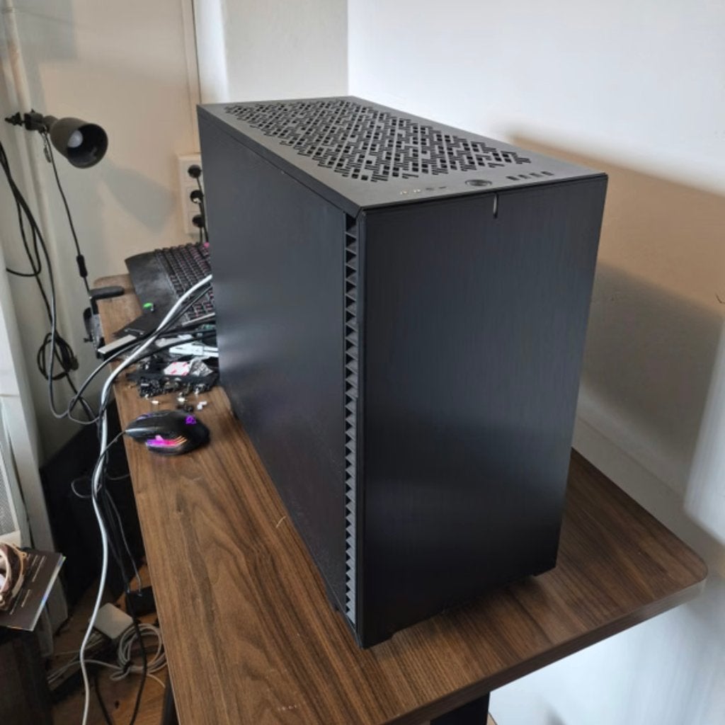Gaming PC // RX 9070 XT & AMD Ryzen 7 7800X3D, 7604 HM, 32 GB, DTGParts.Business@gmail.com, Zelf gebouwde pc