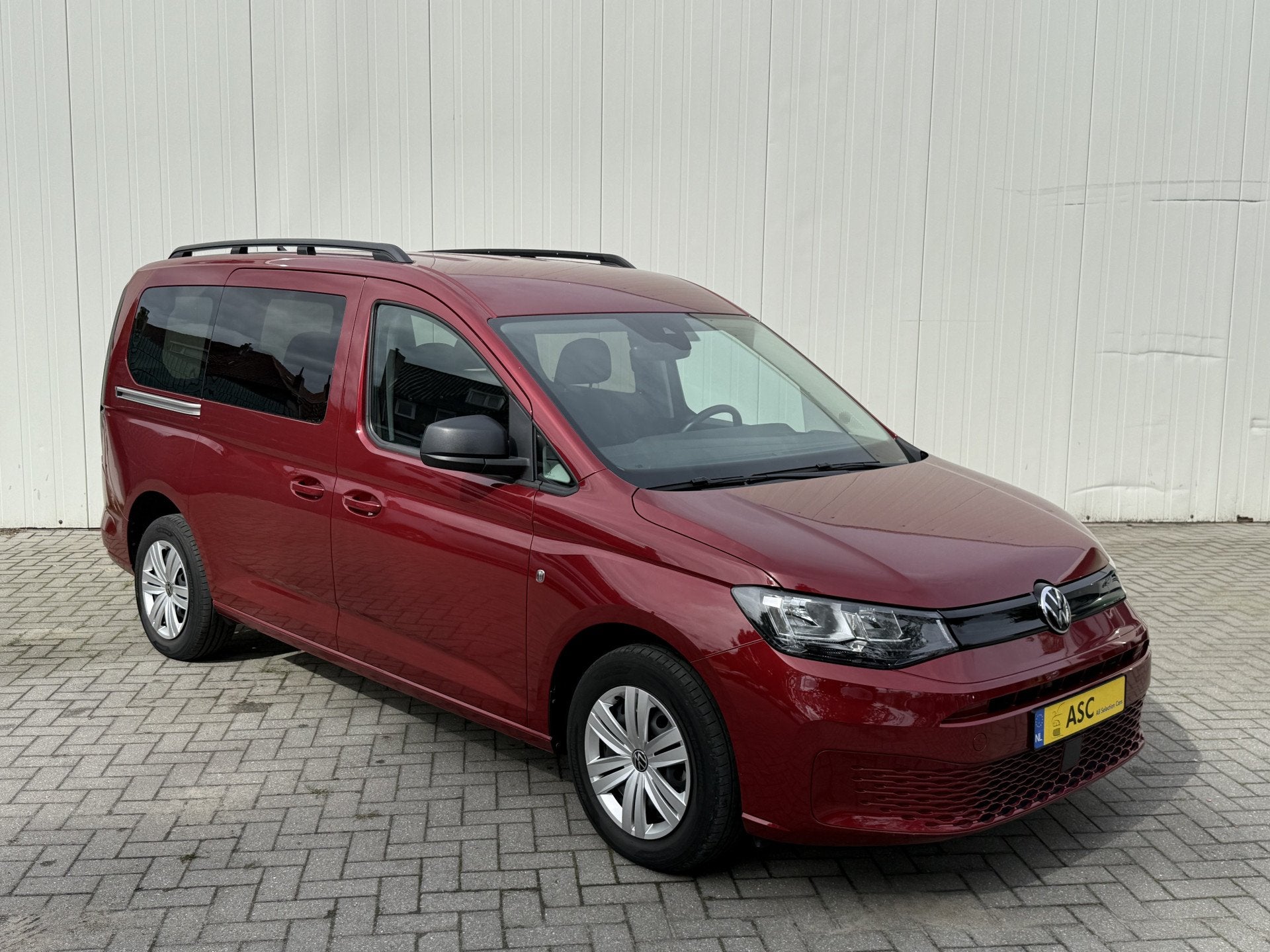 Volkswagen Caddy Maxi 1.5 TSI Rolstoelauto 5+1 - Bodemverlag, Voorwielaandrijving, Dealer onderhouden, Met garantie (alle), 116 pk