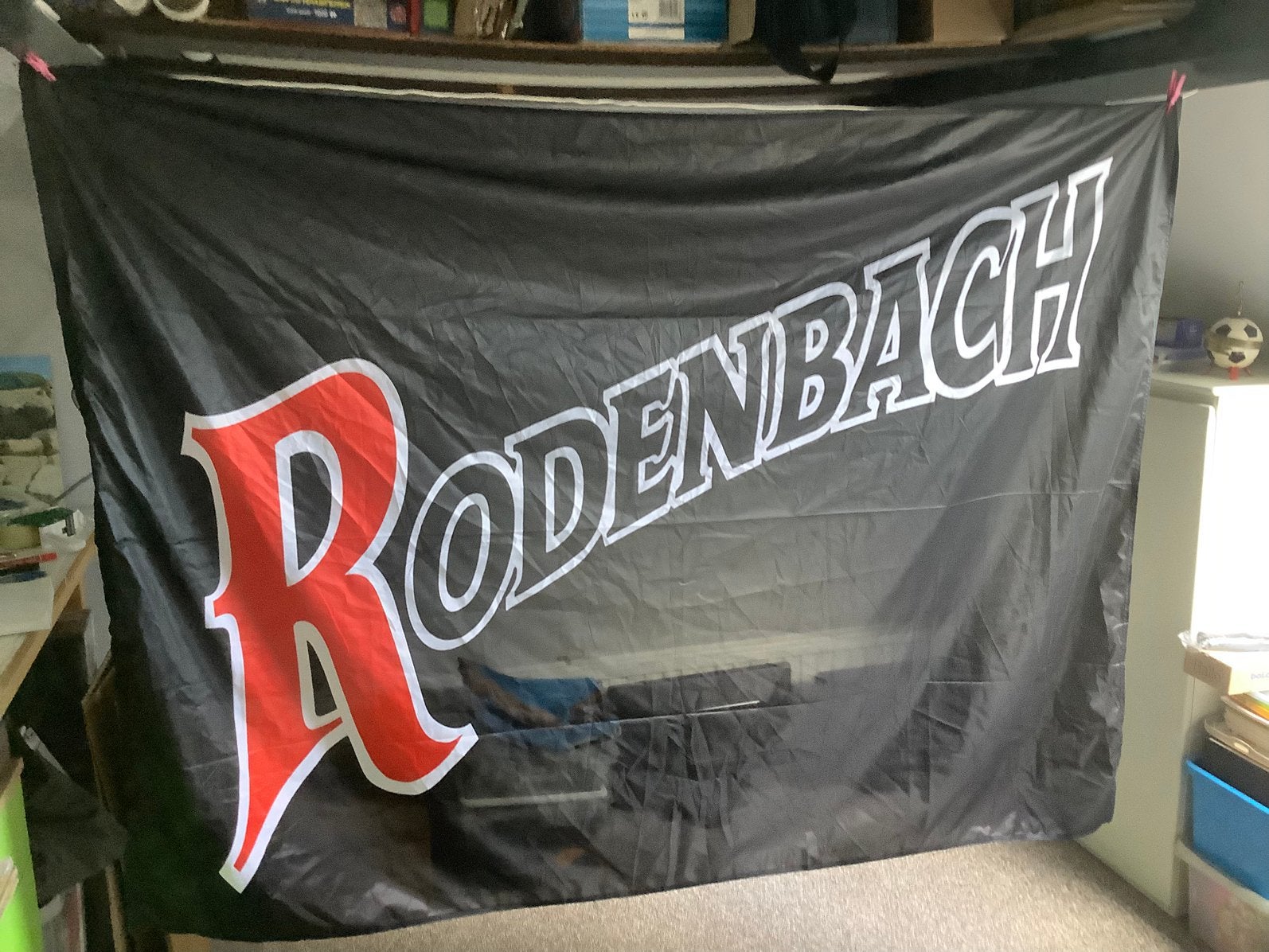 Vlag van het biermerk Rodenbach. Ca.195 x 145cm. Nieuwstaat., Ophalen of Verzenden, Zo goed als nieuw