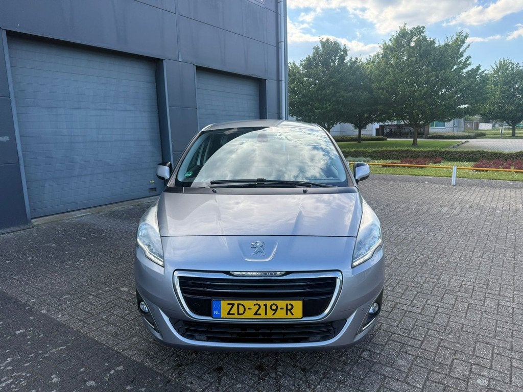 Peugeot 5008 1.6 HDi Active 5p. 2015, Stof, Gebruikt, Zwart, 4 cilinders
