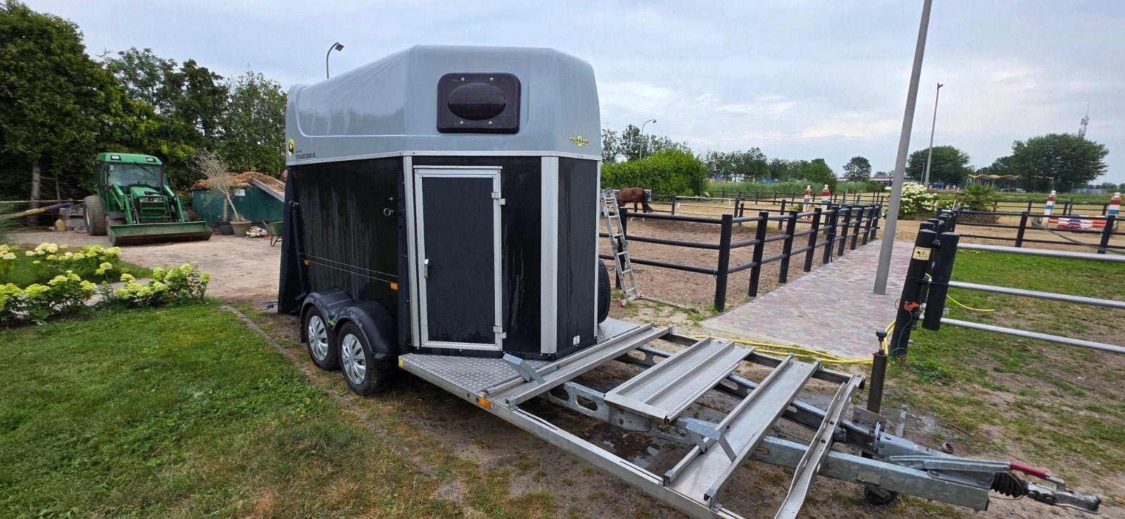 Te Koop zeer mooie 2 paards Humbaur men trailer, Ophalen, Zo goed als nieuw