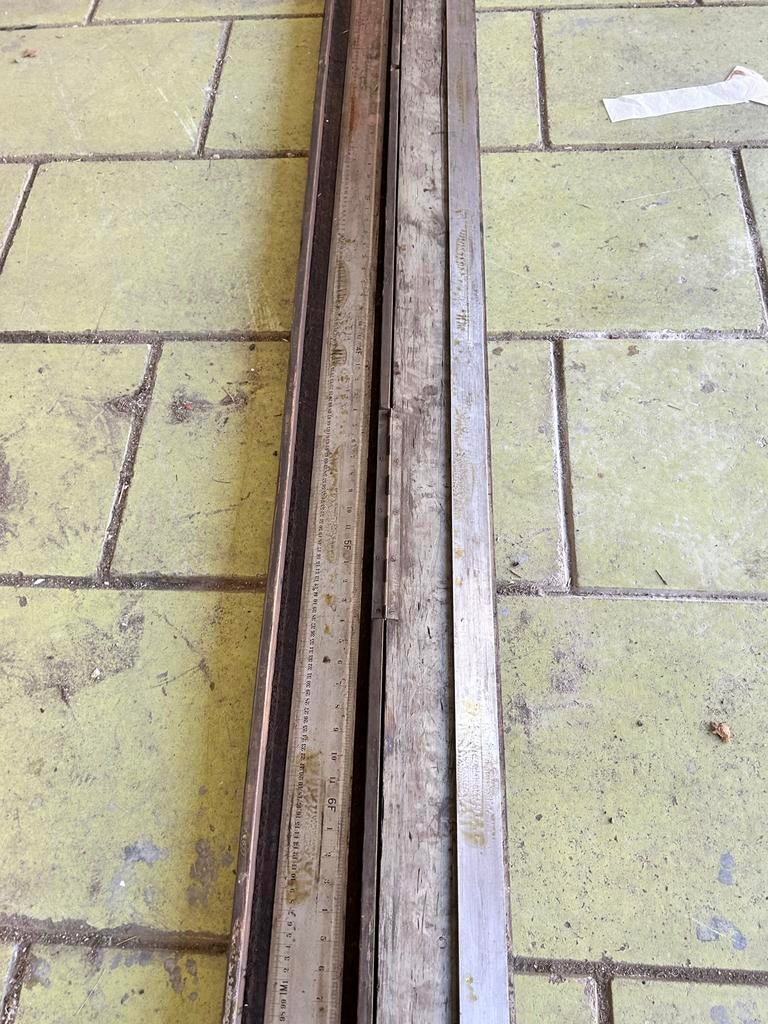 Oude metalen meetlat 3 meter lang met  stalen rij, Antiek en Kunst, Antiek | Gereedschap en Instrumenten, Ophalen