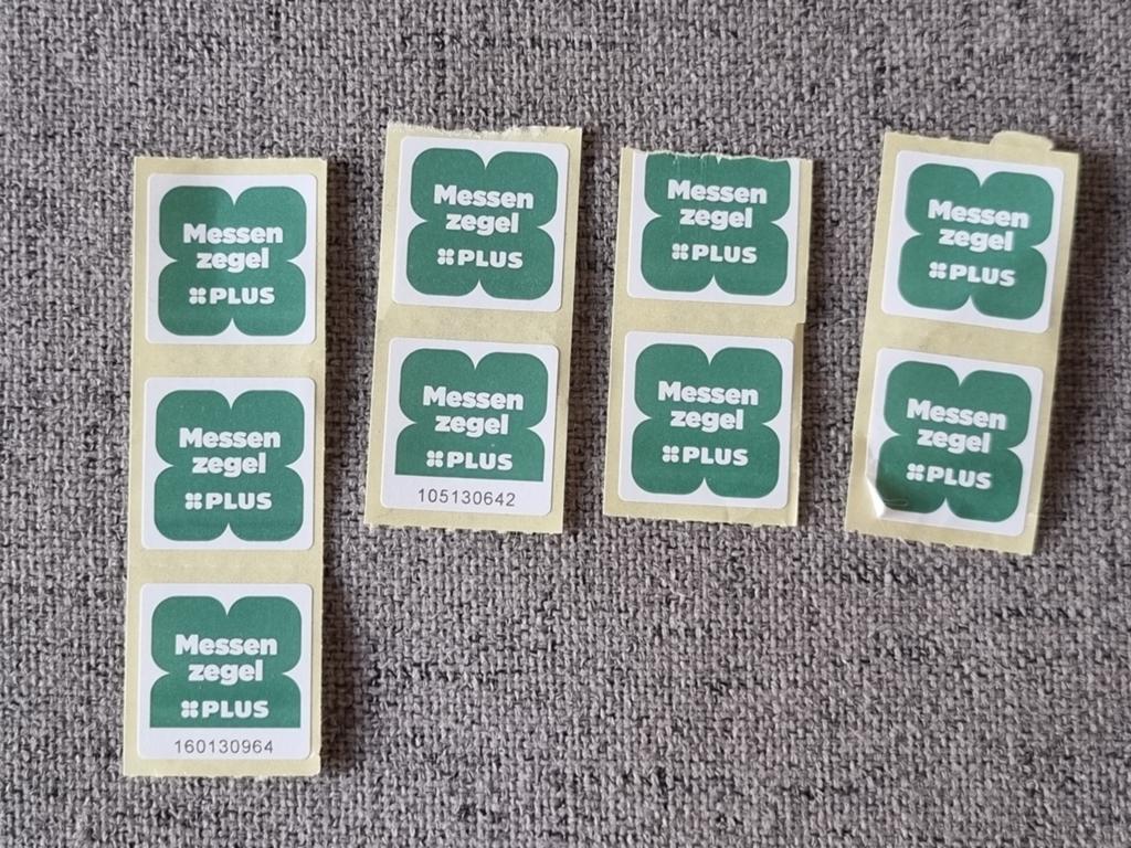 9 Plus messen zegels, Verzamelen, Supermarktacties, Plus, Ophalen