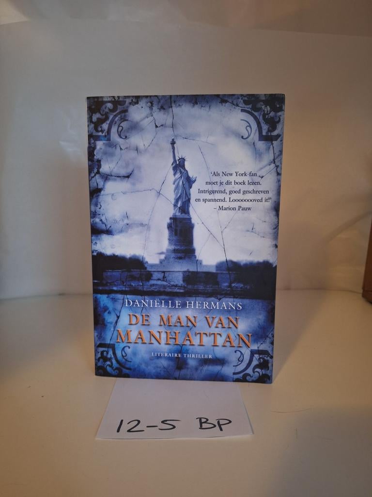 De Man van Manhattan - Daniëlle Hermans (Thriller), Ophalen of Verzenden, Zo goed als nieuw, Daniëlle Hermans, Nederland