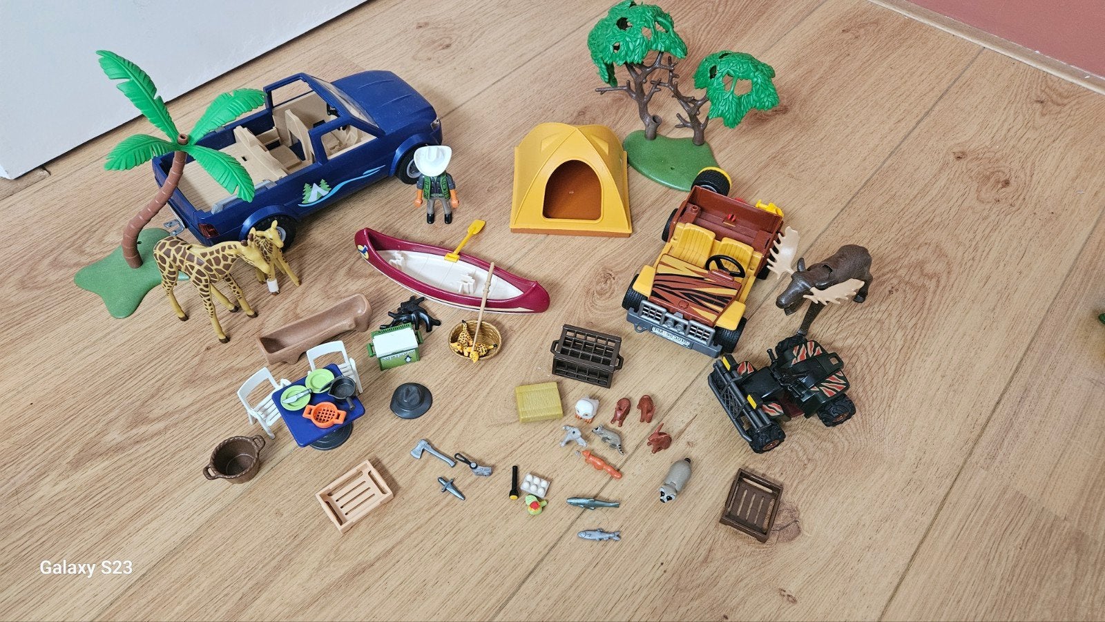 Playmobil Safari & Jungle – Jeeps, giraffen, kano, tent en v, Ophalen of Verzenden, Gebruikt