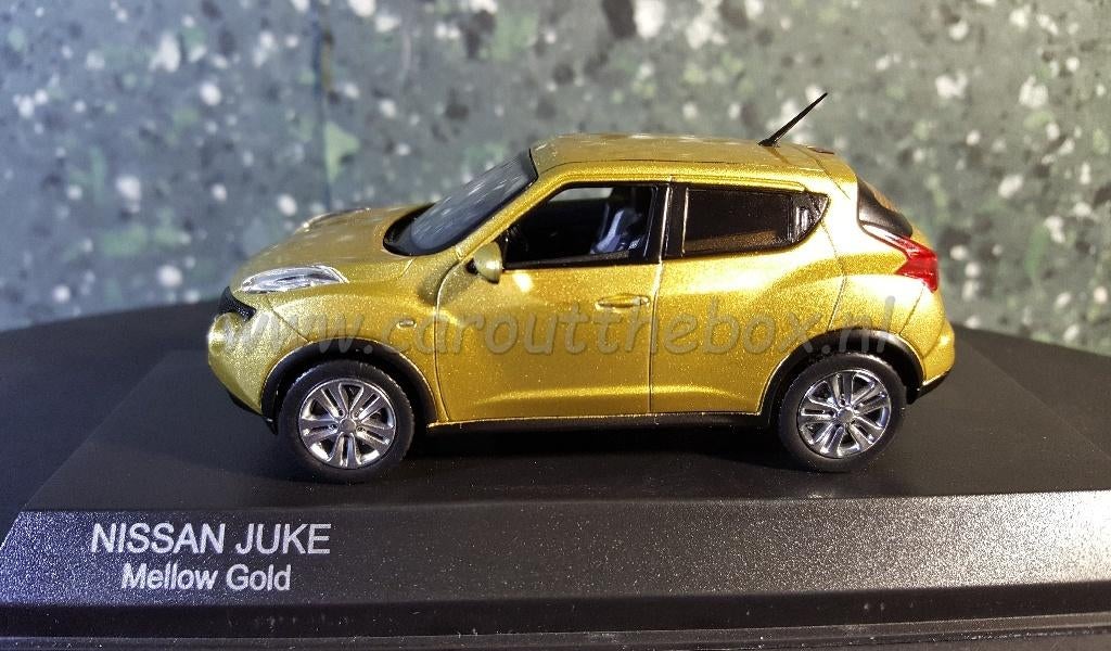 Nissan Juke mellow gold 1:43 Kyosho, Hobby en Vrije tijd, Modelauto's | 1:43, Verzenden, Nieuw, Auto, Kyosho