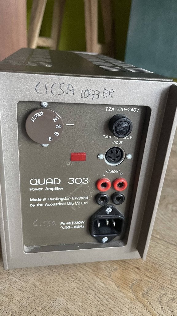 Quad 303, Audio, Tv en Foto, Versterkers en Receivers, Overige merken, Gebruikt, Ophalen of Verzenden, Minder dan 60 watt