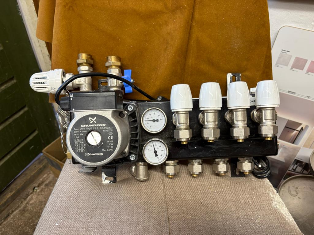 Grundfos UPSO 15-55 CIL2 Vloerverwarmingsverdeler, Ophalen, Gebruikt, Minder dan 30 cm, Overige typen