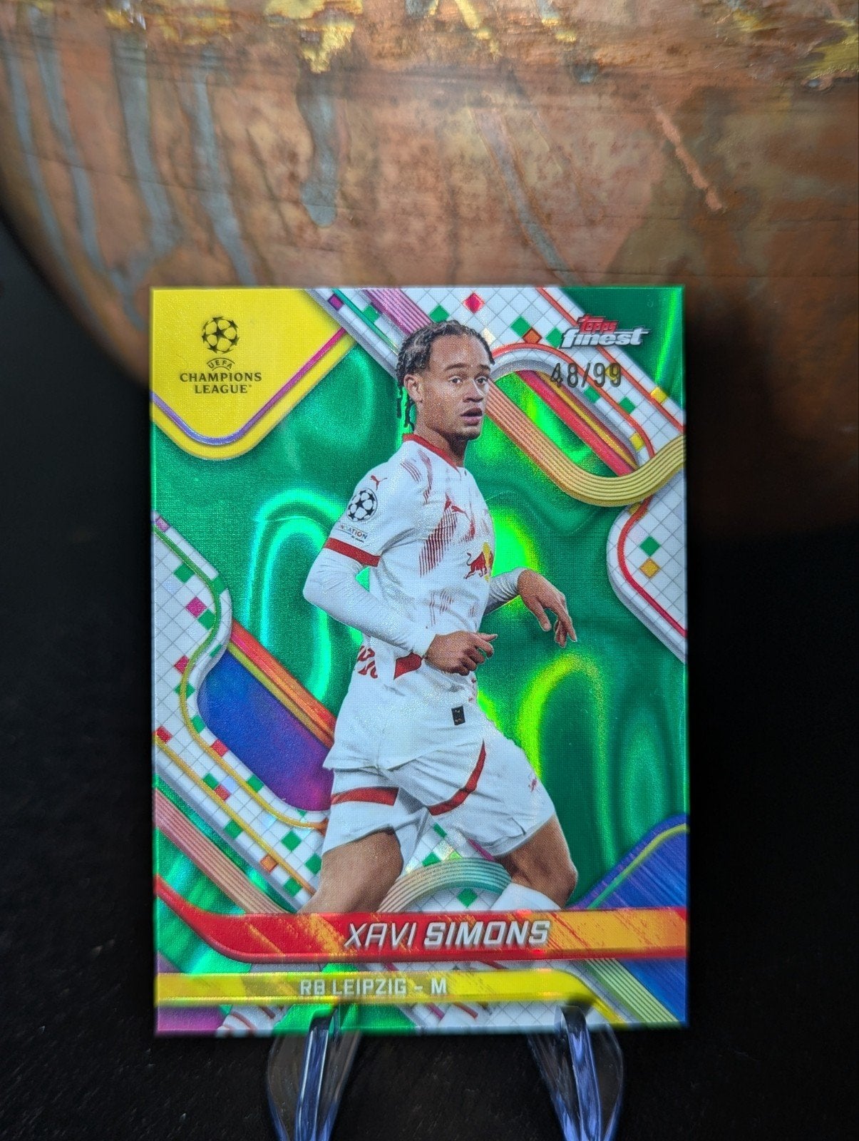 Xavi Simons 2025 Topps UCL Green Lava Refractor #46 - /99, Ophalen of Verzenden, Zo goed als nieuw, Buitenlandse clubs, Spelerskaart