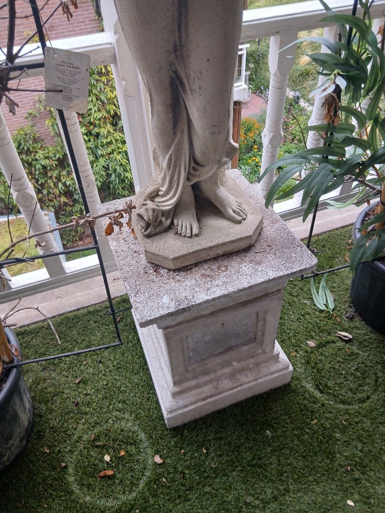 Beeld op sokkel, Ophalen, Gebruikt, Mens