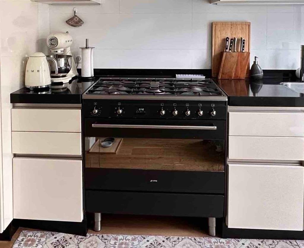 Smeg gasfornuis met 5 pitten en oven, Witgoed en Apparatuur, Ophalen, Gebruikt, 60 cm of meer, Grill