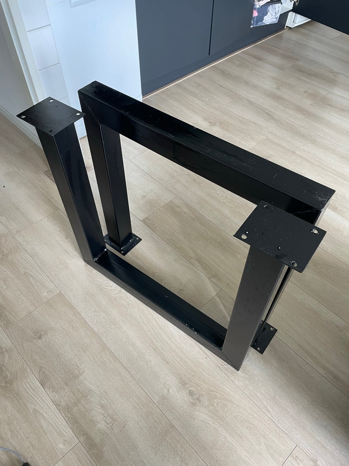 Zwarte metalen tafelpoten (2 stuks), Huis en Inrichting, Tafelonderdelen, Ophalen, Tafelpoot, Gebruikt, 50 tot 100 cm