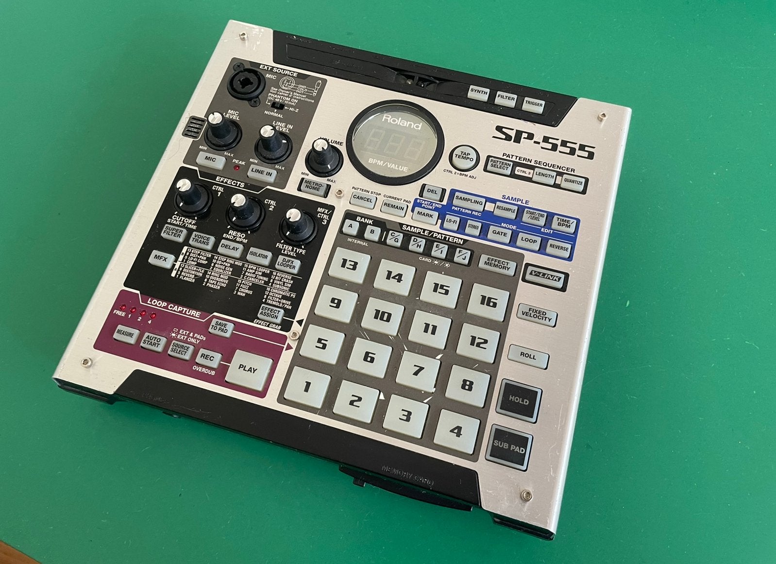 Roland SP-555 sampler met pedaal, Muziek en Instrumenten, Samplers, Ophalen, Gebruikt