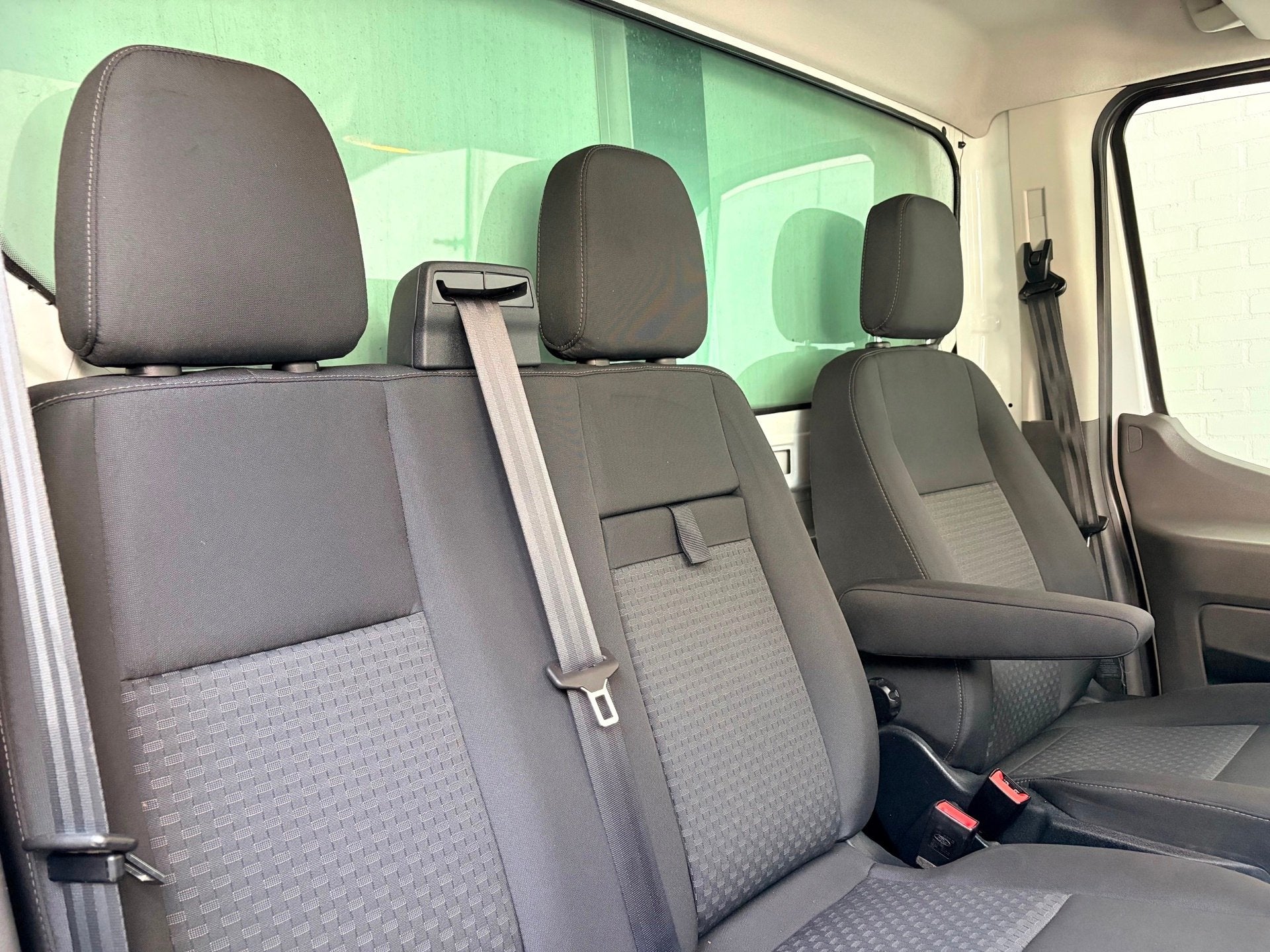Ford Transit KOELWAGEN BAKWAGEN LAADKLEP AUTOMAAT 350 2.0 TD, Stof, 4 cilinders, Met garantie (alle), 2420 kg