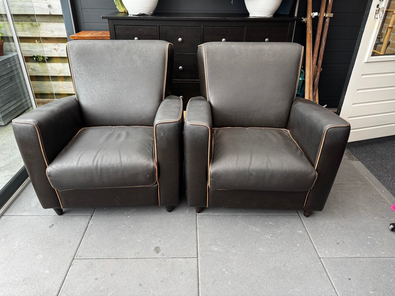 Twee comfortabele leren fauteuils - Donkerbruin, Huis en Inrichting, Ophalen, Gebruikt, Leer, 75 tot 100 cm