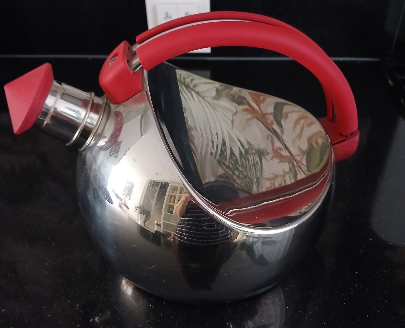 Carlo Giannini RVS Fluitketel met Rode Details - 1.75 Liter, Theepot/fluitketel, Gebruikt, Zilver, Ophalen of Verzenden