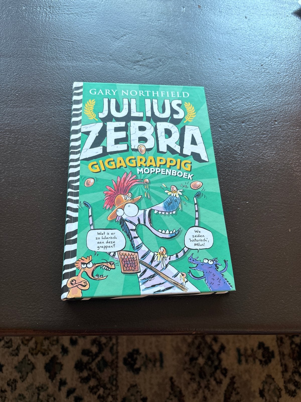 Julius Zebra Gigagrappig Moppenboek - Gary Northfield, Ophalen of Verzenden, Zo goed als nieuw, Moppen