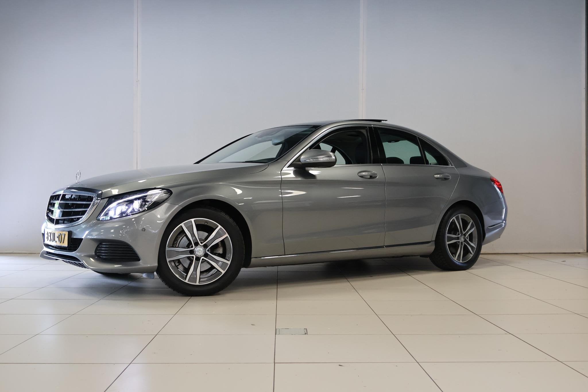 Mercedes-Benz C-klasse 180 Navi | Clima | Cruise | LED | Pan, Automaat, Met garantie (alle), Bedrijf, Sedan