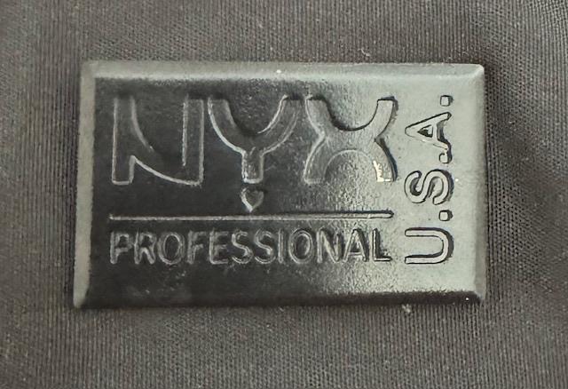 NYX professionele visagie heuptas / belt, Gehele gezicht, Zwart, Ophalen of Verzenden, Zo goed als nieuw