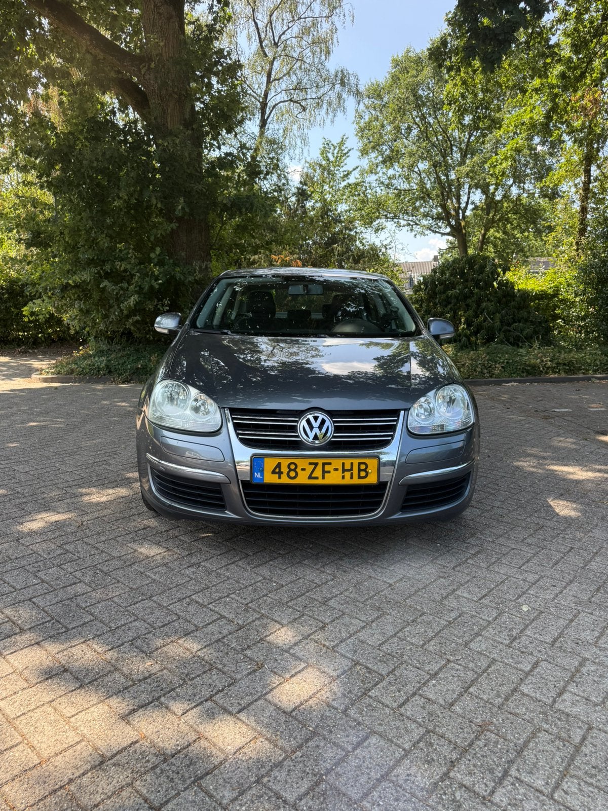 Volkswagen Jetta 1.6 75KW 2008 Grijs, Voorwielaandrijving, 4 cilinders, Handgeschakeld, Sedan
